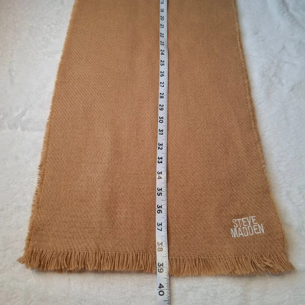 Steve Madden Camel Scarf Sz 78 x 13 Fringed Minimalist Preppy Neutral Academia